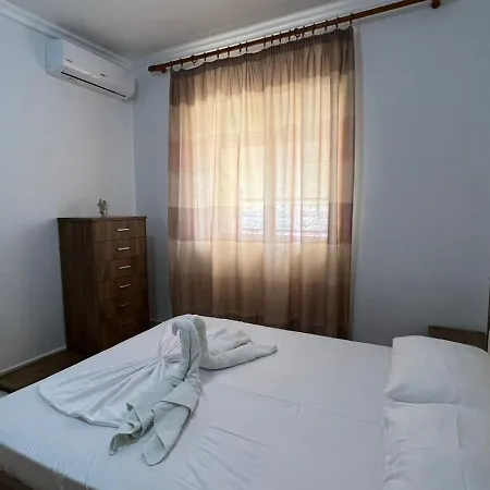 Cosy Sarande